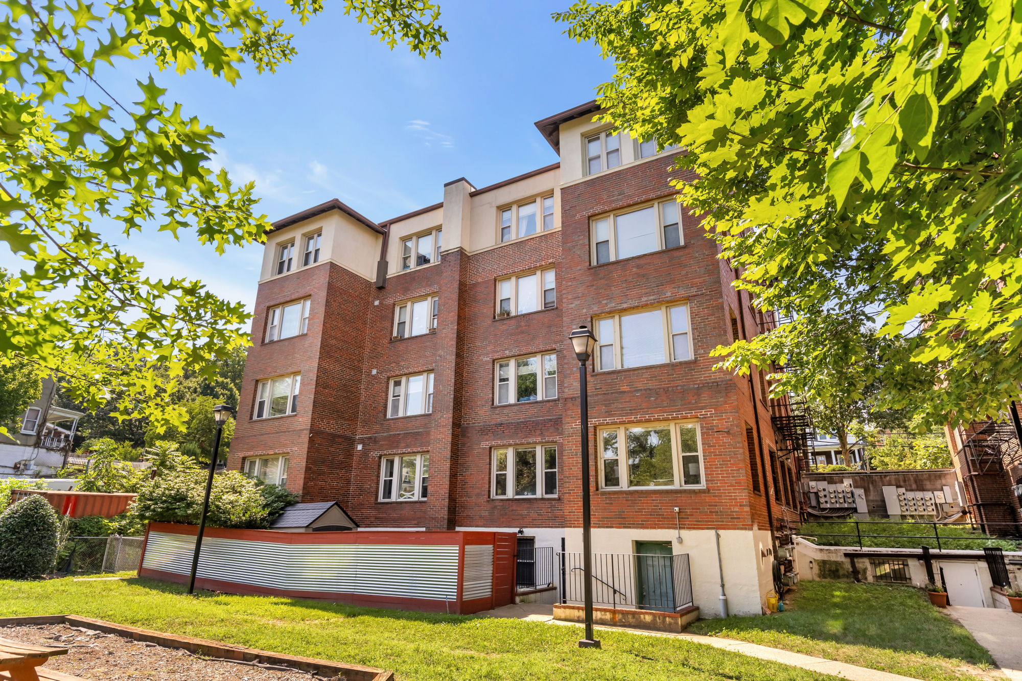 1218 Perry Street NE_Exterior 2